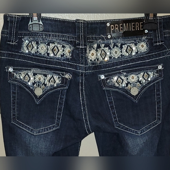 Rue 21 "Jeans, embroidery on back & front, distressed, perfect condition - Picture 2 of 11